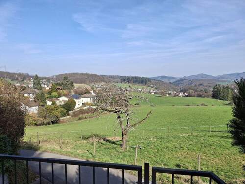 Blick vom Eingang.jpg - 6 Zimmer Bungalow zum Kaufen in Weinheim