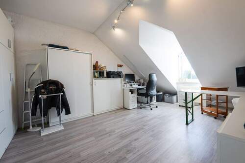 Büro/ Kinderzimmer - 