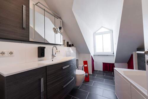 Master Badezimmer mit Wanne - 