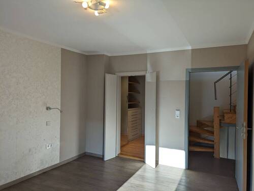 Schlafzimmer mit Ankleide - 