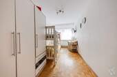 1. OG Wohnung links - Kinderzimmer - 