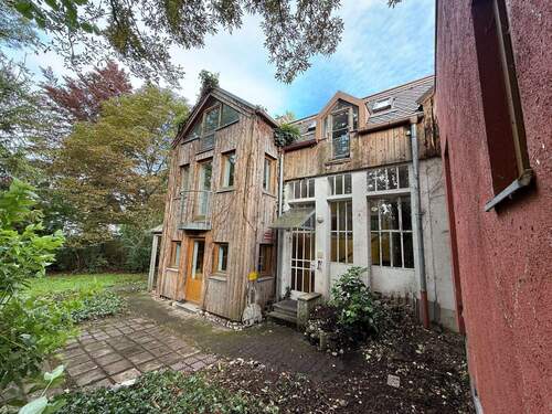 Außen N5.JPG - 8 Zimmer Doppelhaushälfte zum Kaufen in München