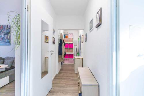 Flur - 4 Zimmer Etagenwohnung zum Kaufen in Schwerin