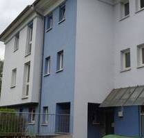 Zentrale Lage in Stuttgart. - Mühlhausen! Sofort beziehbare 1 12 Zi. Dachgeschoss (3 OG) - Gallerie - Wohnung .