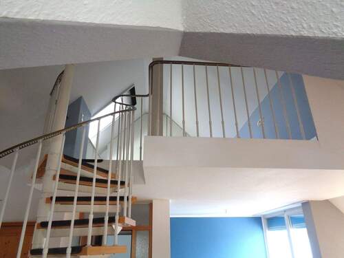 Aufgang zur Galerie - 