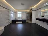 Wellness Bad im Erdgeschoss - 