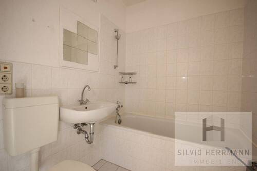 Badezimmer - 1 Zimmer Mehrfamilienhaus, Wohnhaus in Cottbus