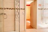 Bad mit ebenerdiger Dusche - 