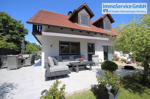 Titelbild - Charmantes Zweifamilienhaus - Ideal für eine große Familie oder Mehrgenerationen