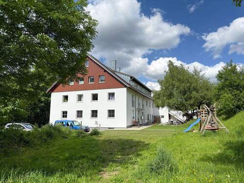Wohnhaus - 9-Familienhaus mit einem Entwicklungsgrundstück-Projektpotenzial in Kaufbeuren zu verkaufen
