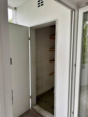 Abstellraum Balkon - 