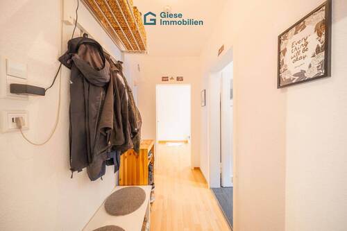 Flur - Etagenwohnung mit 57,70 m² in Stuttgart / Bad Cannstatt zum Kaufen