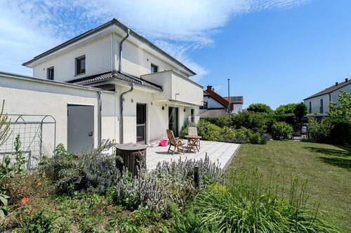 Gartenbereich mit integrierter Bewässerungsanlage - 