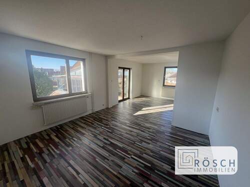 Wohnzimmer OG - 2-FH in Haltingen im Winzerweg +++ Rösch Immobilien