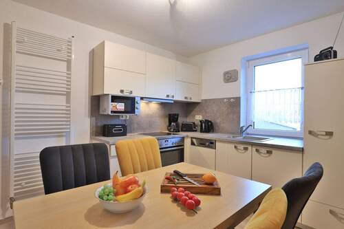 separate Küche mit Einbauküche - 