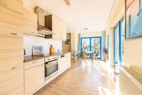 Zweifamilienhaus EG - Küche - 7 Zimmer Mehrfamilienhaus, Wohnhaus in Breege