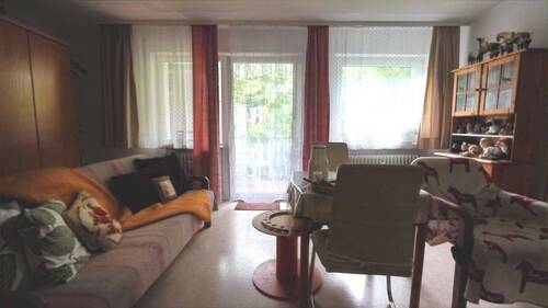 Wohn-Esszimmer mit Balkonzugang - 2 Zimmer Etagenwohnung zum Kaufen in Überlingen