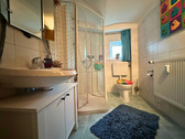 Badezimmer Hauptwohnung Erdgeschoss - 