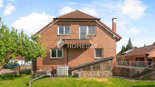 Außenansicht 3 - Haus mit Garten, Terrasse und Doppelgarage für Ihre eigenen Wohnideen