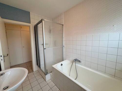 Badezimmer 1. OG - 