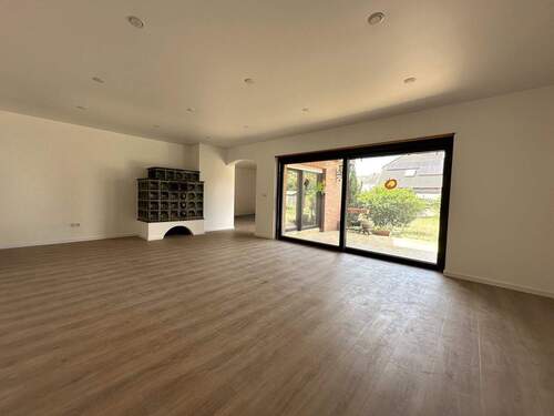 Wohnzimmer - 3 Zimmer Etagenwohnung zur Miete in Böhl-Iggelheim
