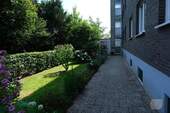 EIngang - Wohlfühlen leicht gemacht - helle 3-Zimmer-Wohnung mit Aufzug und großzügigem Balkon