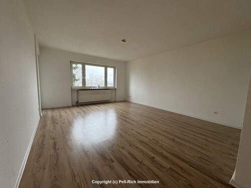 Wohnzimmer - 3 Zimmer Etagenwohnung zur Miete in Stutensee