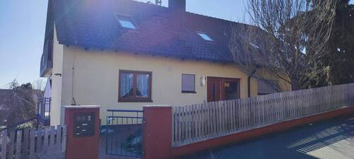 IMG_20260407_163525.jpg - Geräumiges Haus mit 3 Wohnungen und Doppelgarage