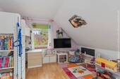 Zimmer 1 (15,38m²) im Obergeschoss - 