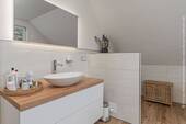 Badezimmer (10,27m²) im Obergeschoss ... - 