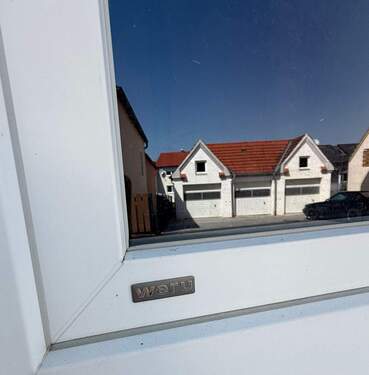 Hochwertige Fenster sind bereits verbaut - 