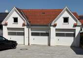Frontansicht der 3 Garagen - 