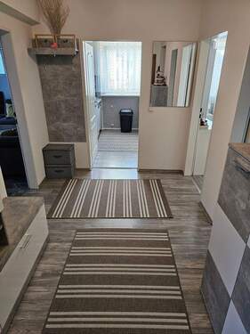 Flur - 4 Zimmer Etagenwohnung zum Kaufen in Waldkraiburg