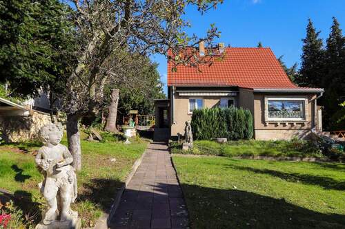 Titelbild - +++ Seltenheit! Exklusives Einfamilienhaus mit weitläufigem Garten am Dresdner Elbhang +++