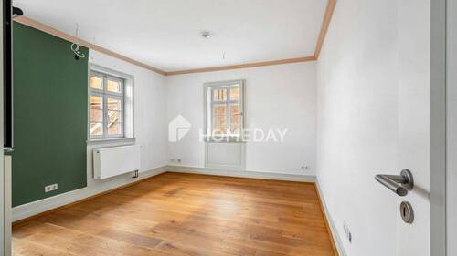 Wohnzimmer 1 - 2 Zimmer Etagenwohnung zum Kaufen in Markgröningen