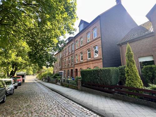 Ansicht - Grundbuch statt Sparbuch in der Lüneburger Altstadt