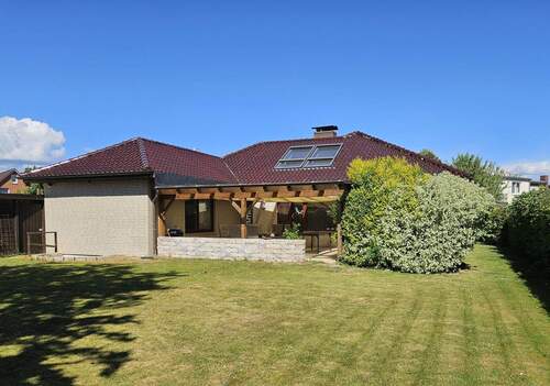 Ansicht Gartenseite - Traumhaus in ruhiger Lage - 2.200,00 EUR Kaltmiete, ca.  299,00 m² Wohnfläche