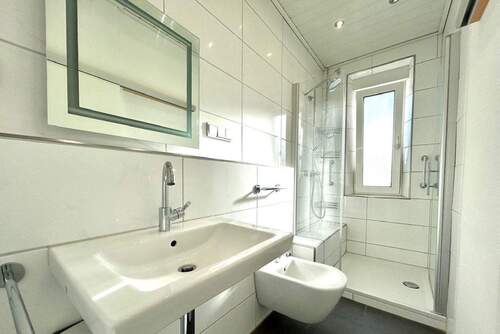 Badezimmer Erdgeschoss - Mehrfamilienhaus, Wohnhaus mit 198,00 m² in Ansbach zum Kaufen