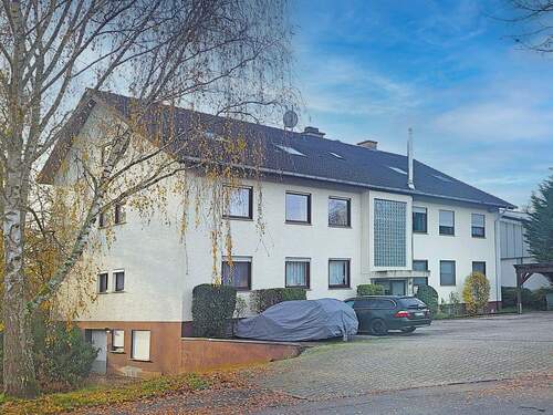 Außenansicht - Großzügige 4-Zi.-Eigentumswohnung mit Balkon u. 2 Carportstellpl. in Wiesenbach, Gemarkung Bammental