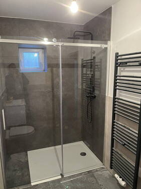 Neu renoviertes Bad - 