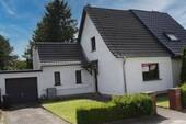 Außen - 4 Zimmer Doppelhaushälfte zum Kaufen in Euskirchen