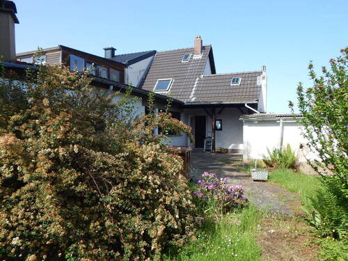 Blick zur Terrasse - Doppelhaushälfte mit 100,00 m&sup2; in Euskirchen zum Kaufen