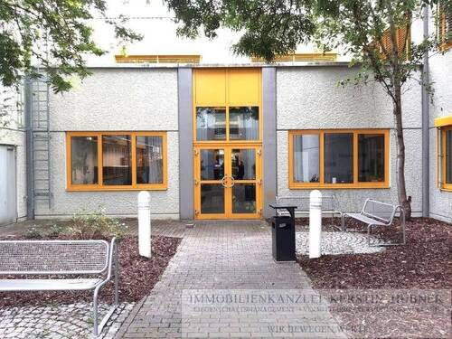 Eingang zum Pausenbereich Innenhof - 