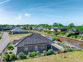 Bild 1 - !!Wohnen am Wasser mit Bootsanleger!! Ruhig gelegener Bungalow mit Terrasse und Carport