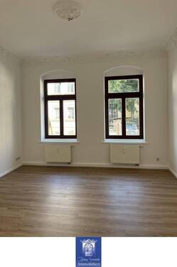 Hofansicht - Ihr neues Zuhause mit Charme, verzierten Stuckdecken, Balkon und Wohnküche!