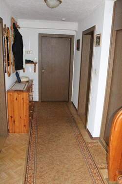 Der Flur ist das Rückrad einer Etage und ist verbunden mit allen Räumen. - 