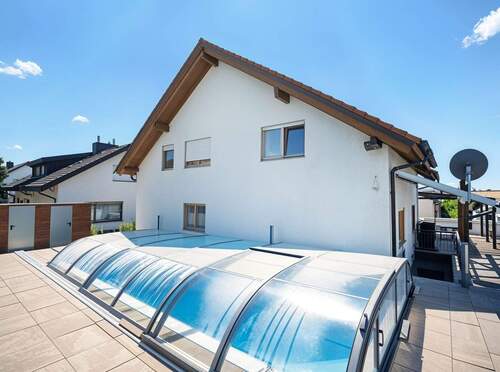 Abgedeckter Pool - 