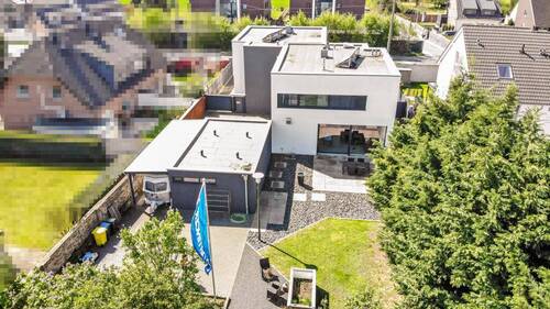 Rückansicht - Architektenhaus im Bauhausstil * offene Wohn-Ess-Küchenlandschaft * hausinterner Aufzug * zwei offene Kamine * große...