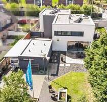 Architektenhaus im Bauhausstil * offene Wohn-Ess-Küchenlandschaft * hausinterner Aufzug * zwei offene Kamine * große... - Langenfeld Reusrath