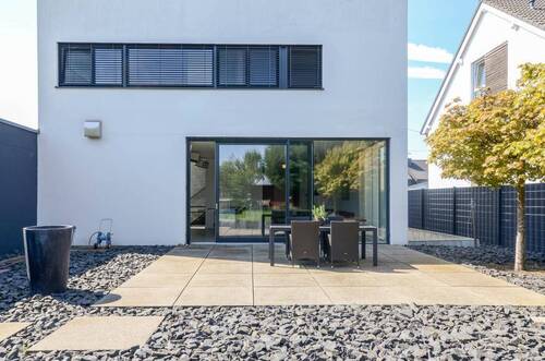 Terrasse - 4 Zimmer Einfamilienhaus in Langenfeld